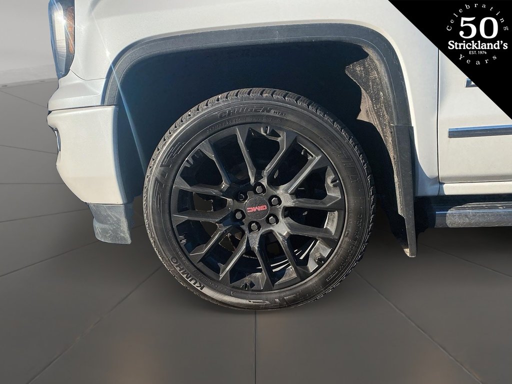 2018  Sierra 1500 Crew 4x4 Denali / Short Box in Stratford, Ontario - 6 - w1024h768px