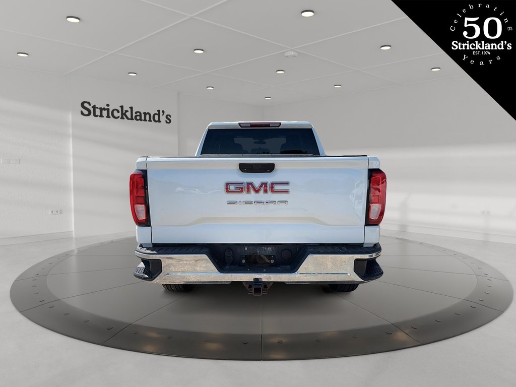 2020  Sierra 1500 Crew Cab 4x4 Base Short Box in Stratford, Ontario - 3 - w1024h768px