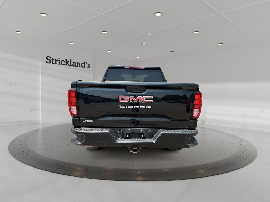 2021  Sierra 1500 Crew Cab 4x4 Base Short Box in Stratford, Ontario - 3 - w1024h768px