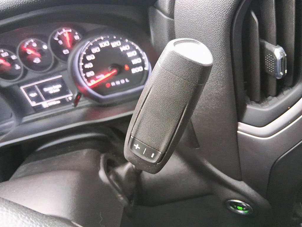 2023 GMC Sierra 1500 Crew Cab 4x4 PRO Standard Box in Stratford, Ontario - 17 - w1024h768px