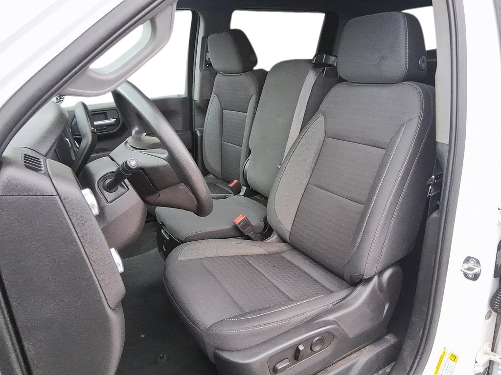 2023 GMC Sierra 1500 Crew Cab 4x4 PRO Standard Box in Stratford, Ontario - 8 - w1024h768px