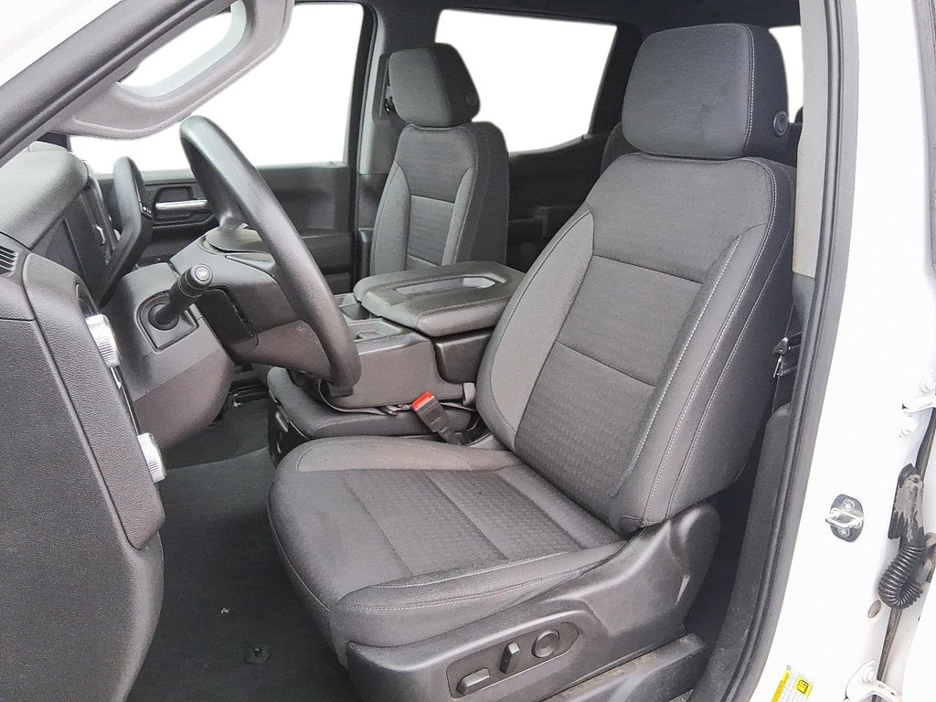 2023 GMC Sierra 1500 Crew Cab 4x4 PRO Standard Box in Stratford, Ontario - 9 - w1024h768px