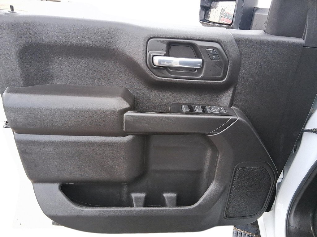 2023 GMC Sierra 1500 Crew Cab 4x4 PRO Standard Box in Stratford, Ontario - 12 - w1024h768px