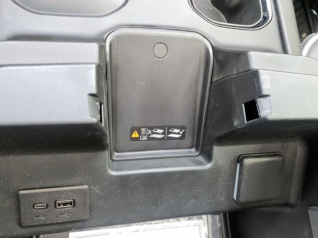 2024 GMC Sierra 1500 Crew Cab Short Box 4-Wheel Drive AT4X in Brantford, Ontario - 21 - w1024h768px