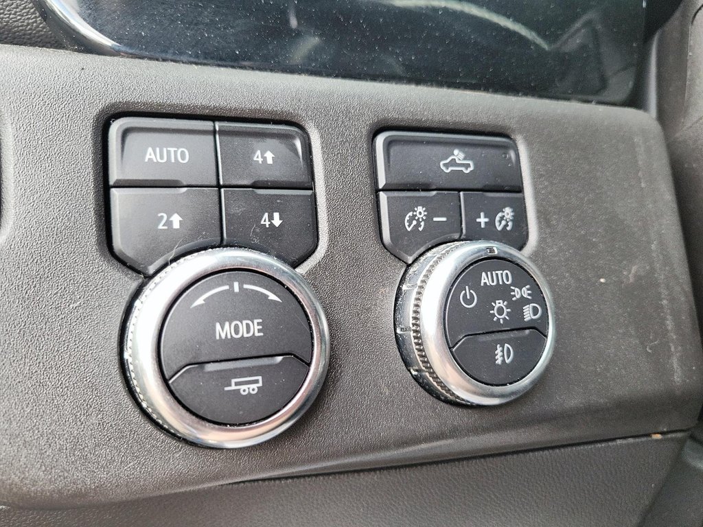 2024 GMC Sierra 1500 Crew Cab Standard Box 4-Wheel Drive Elevation in Brantford, Ontario - 14 - w1024h768px