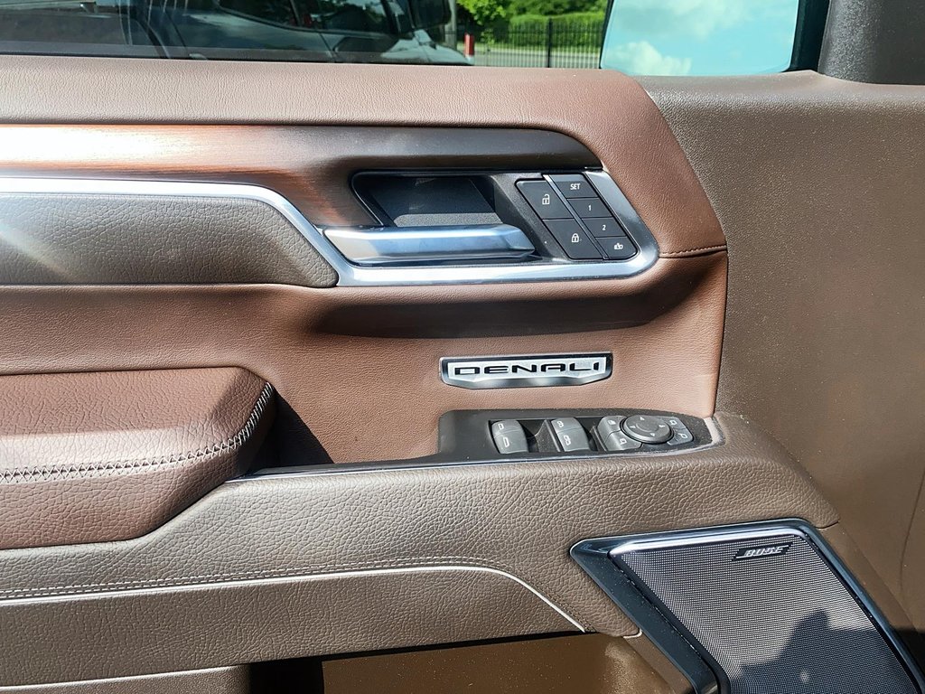 2025 GMC Sierra 1500 Crew Cab Short Box 4-Wheel Drive Denali in Brantford, Ontario - 10 - w1024h768px