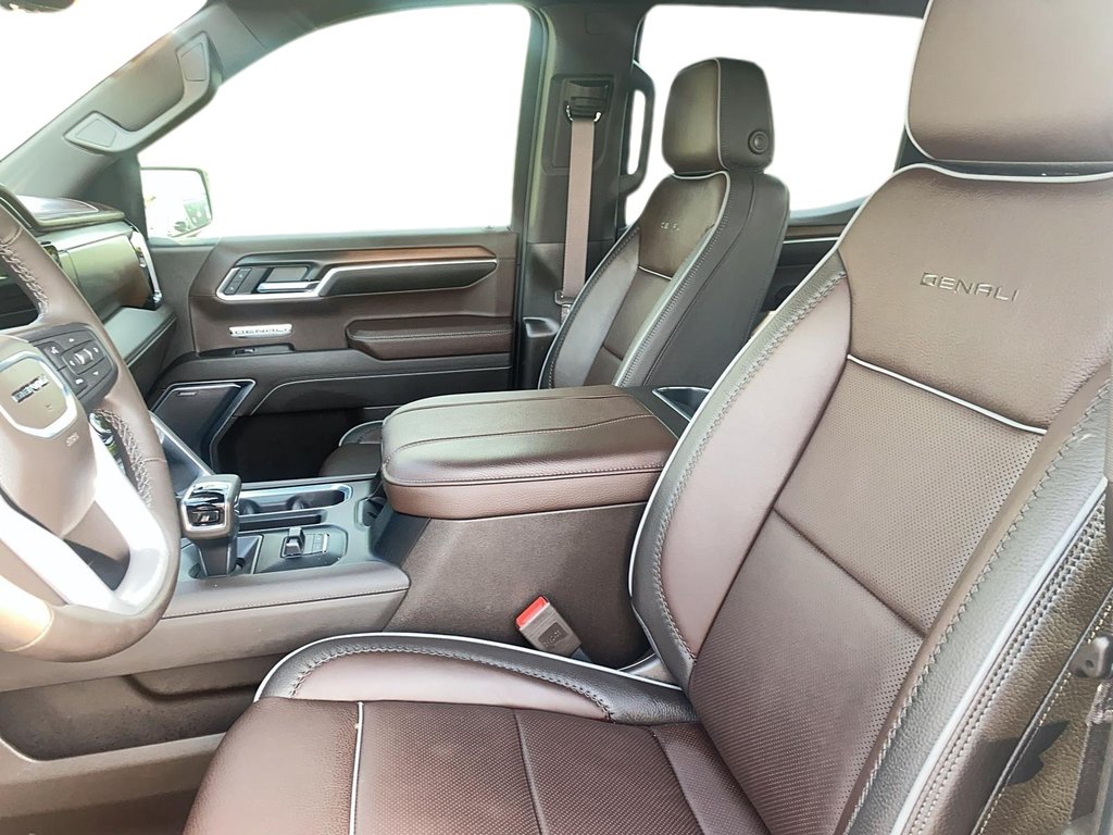 2025 GMC Sierra 1500 Crew Cab Short Box 4-Wheel Drive Denali in Brantford, Ontario - 8 - w1024h768px