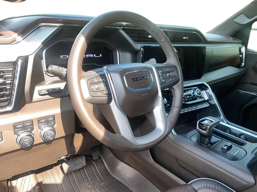 2025 GMC Sierra 1500 Crew Cab Short Box 4-Wheel Drive Denali in Brantford, Ontario - 9 - w1024h768px