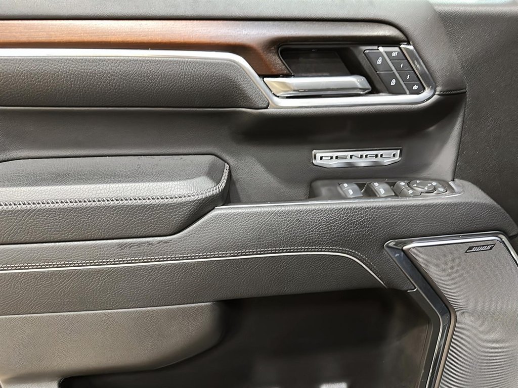 2025 GMC Sierra 1500 Crew Cab Short Box 4-Wheel Drive Denali in Brantford, Ontario - 10 - w1024h768px