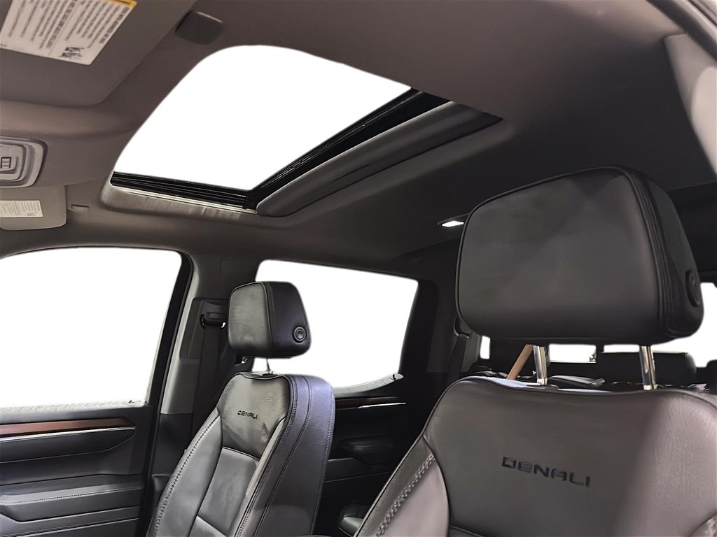 2025 GMC Sierra 1500 Crew Cab Short Box 4-Wheel Drive Denali in Brantford, Ontario - 17 - w1024h768px