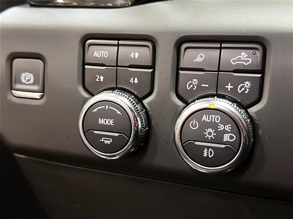 2025 GMC Sierra 1500 Crew Cab Short Box 4-Wheel Drive Denali Ultimate in Brantford, Ontario - 15 - w1024h768px