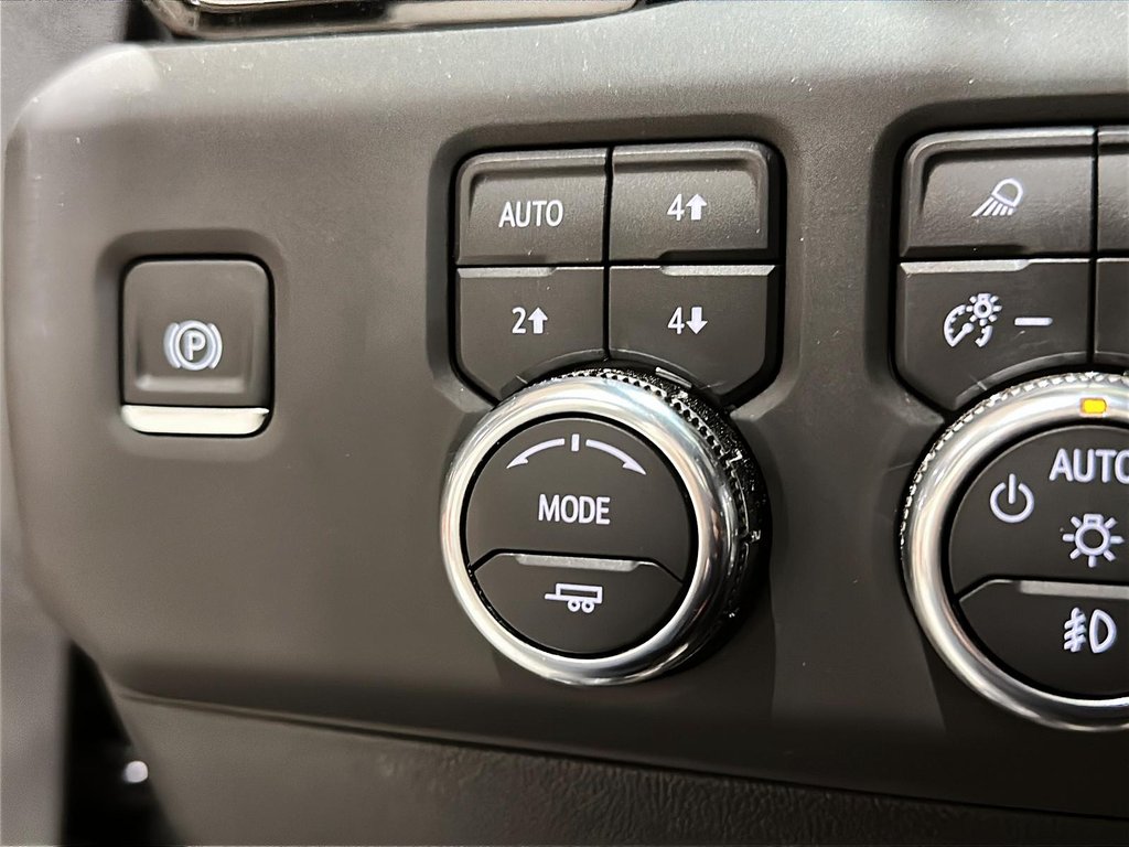 2025 GMC Sierra 1500 Crew Cab Short Box 4-Wheel Drive Denali Ultimate in Brantford, Ontario - 15 - w1024h768px