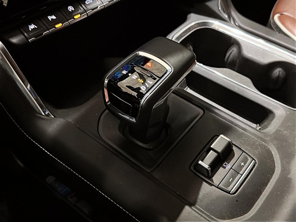 2025 GMC Sierra 1500 Crew Cab Short Box 4-Wheel Drive Denali Ultimate in Brantford, Ontario - 14 - w1024h768px