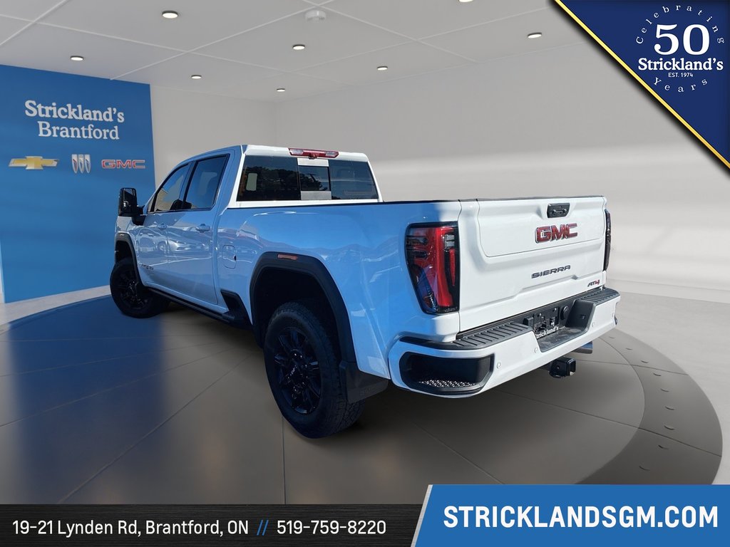 2024  Sierra 2500HD 4WD Crew Cab Standard Box AT4 in Stratford, Ontario - 4 - w1024h768px