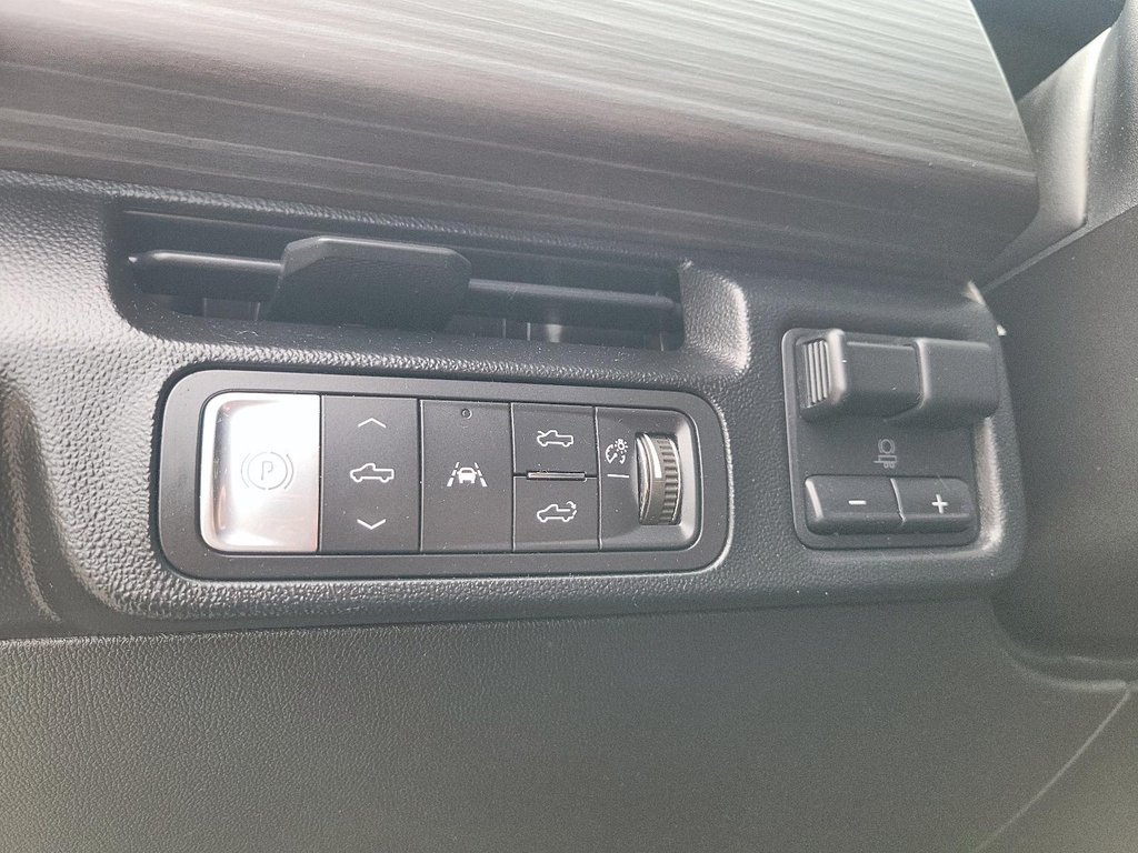 2025 GMC Sierra EV e4WD Crew Cab MAX Range Denali in Brantford, Ontario - 14 - w1024h768px