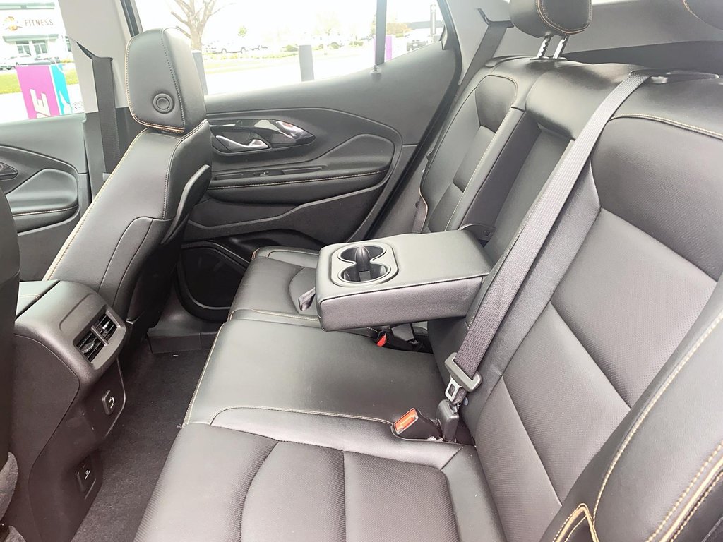 2024 GMC Terrain AWD AT4 in Brantford, Ontario - 16 - w1024h768px