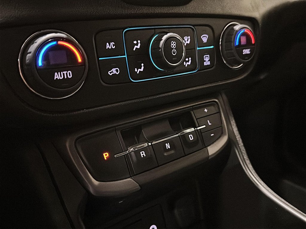 2024 GMC Terrain AWD AT4 in Brantford, Ontario - 14 - w1024h768px