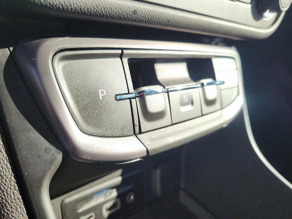 2024 GMC Terrain AWD AT4 in Brantford, Ontario - 14 - w1024h768px