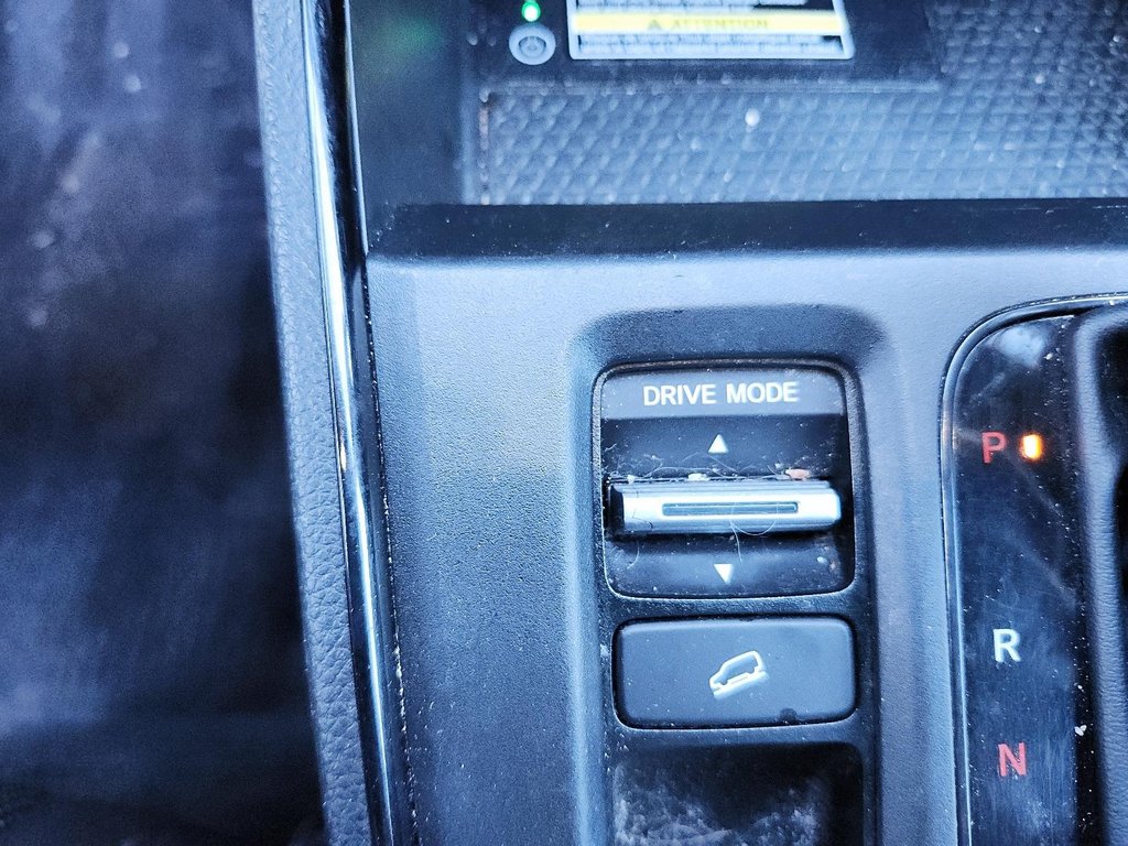 2024 Honda CR-V Hybrid Touring AWD in Brantford, Ontario - 15 - w1024h768px