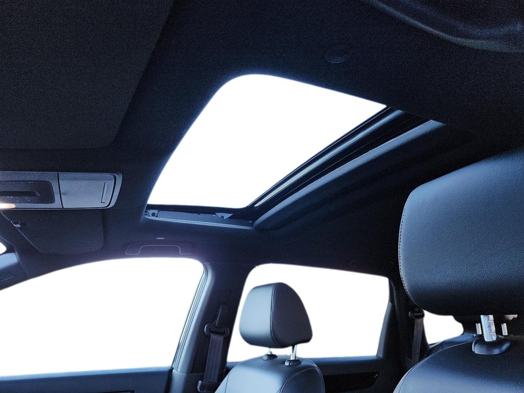 2024 Honda CR-V Hybrid Touring AWD in Brantford, Ontario - 16 - w1024h768px