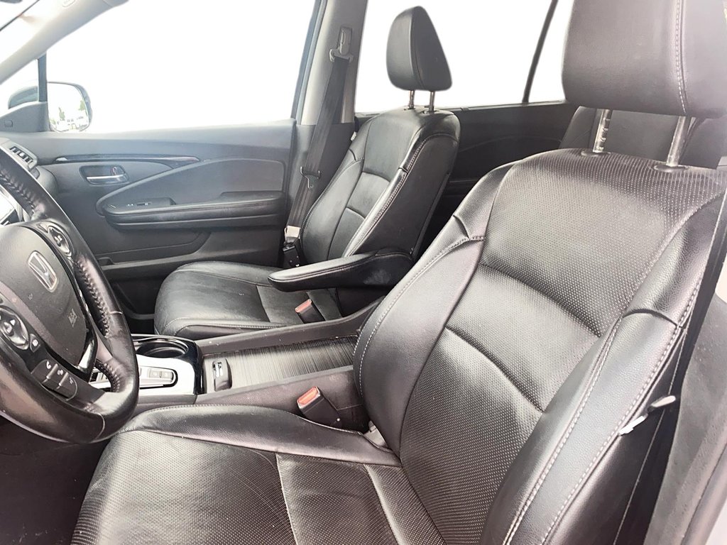 2016 Honda Pilot Touring 9AT AWD in Brantford, Ontario - 8 - w1024h768px