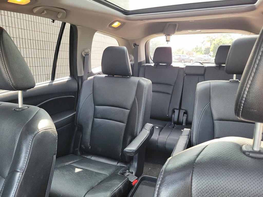 2016 Honda Pilot Touring 9AT AWD in Brantford, Ontario - 15 - w1024h768px