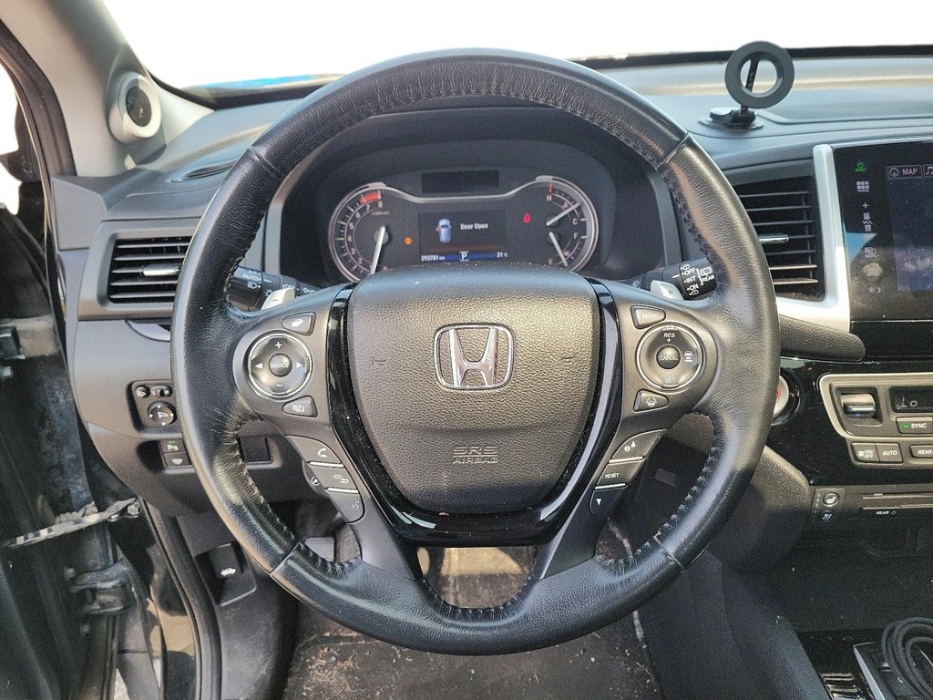 2016 Honda Pilot Touring 9AT AWD in Brantford, Ontario - 11 - w1024h768px