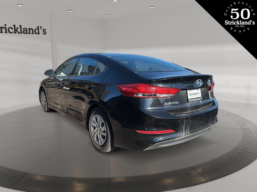 2017  Elantra Sedan GL in Stratford, Ontario - 4 - w1024h768px