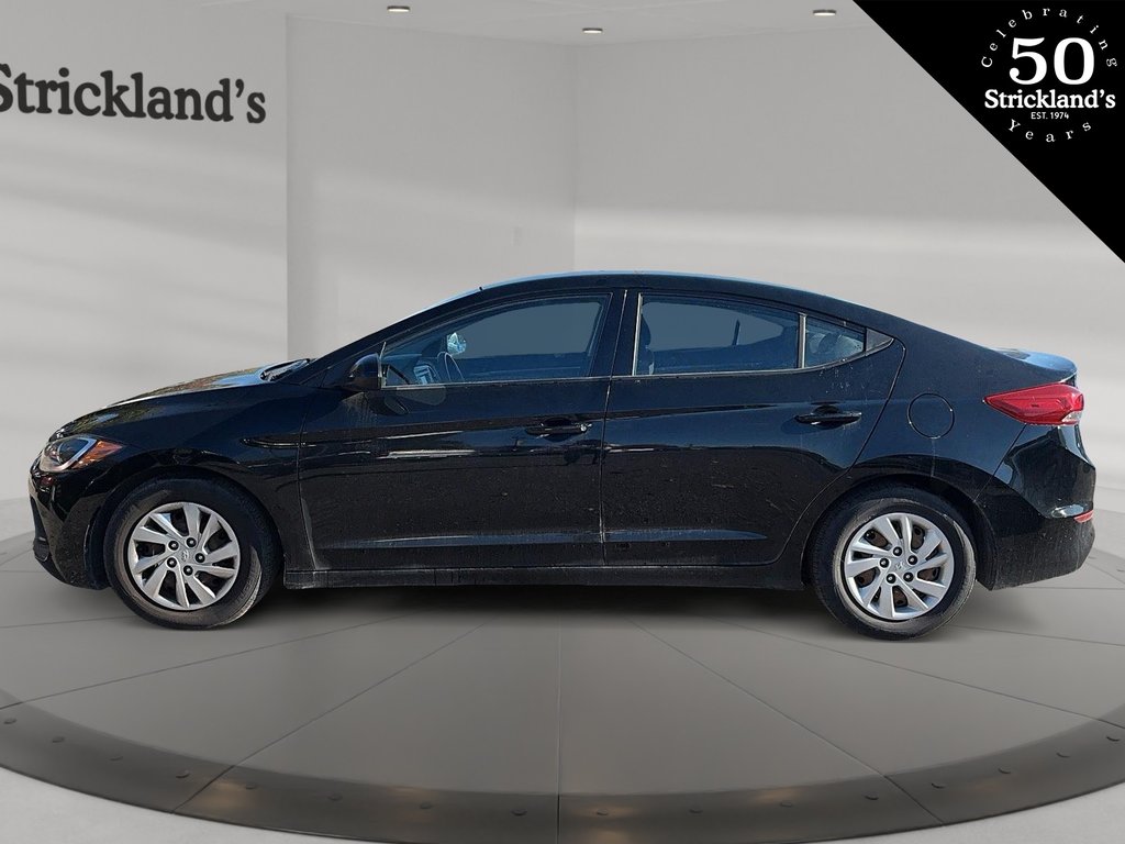 2017  Elantra Sedan GL in Stratford, Ontario - 5 - w1024h768px