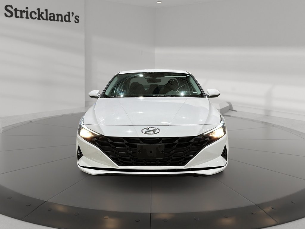 2023 Hyundai Elantra Sedan Preferred IVT in Brantford, Ontario - 2 - w1024h768px