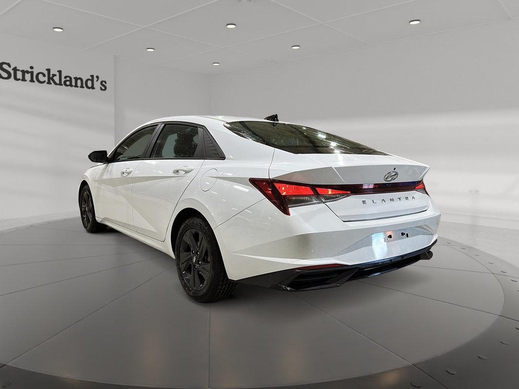 2023 Hyundai Elantra Sedan Preferred IVT in Brantford, Ontario - 4 - w1024h768px
