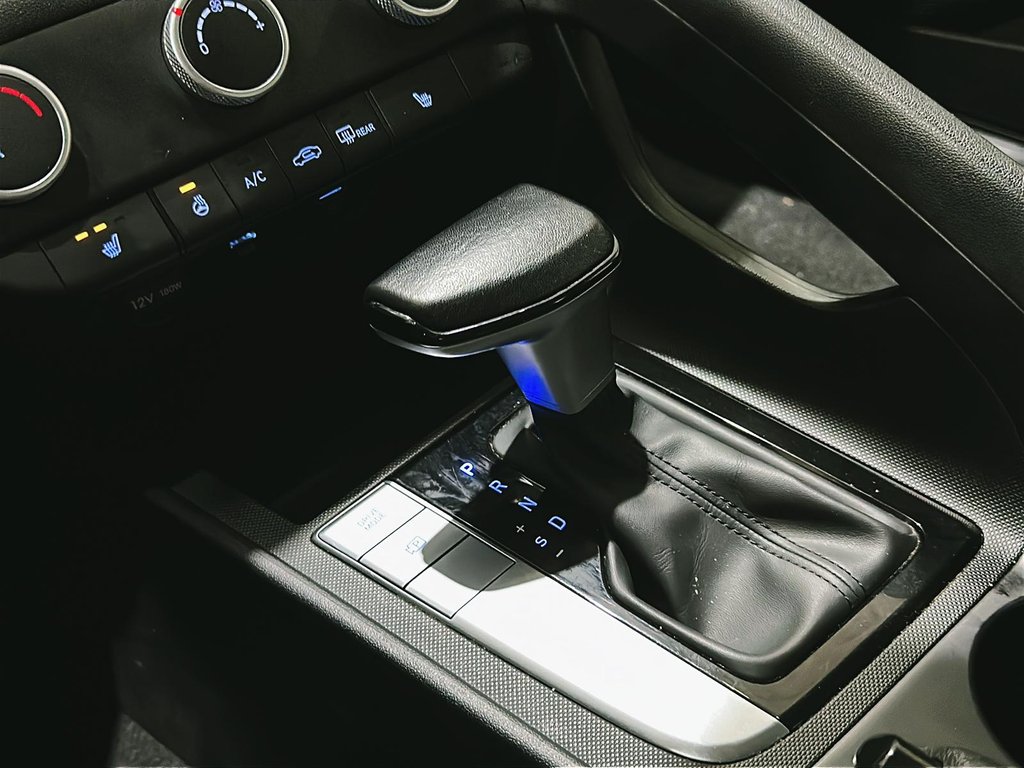 2023 Hyundai Elantra Sedan Preferred IVT in Brantford, Ontario - 14 - w1024h768px