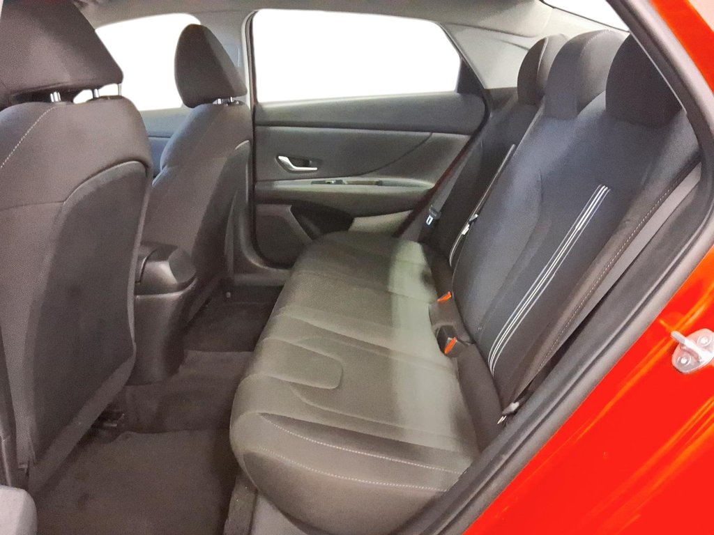 2023 Hyundai Elantra Sedan Preferred IVT in Brantford, Ontario - 9 - w1024h768px