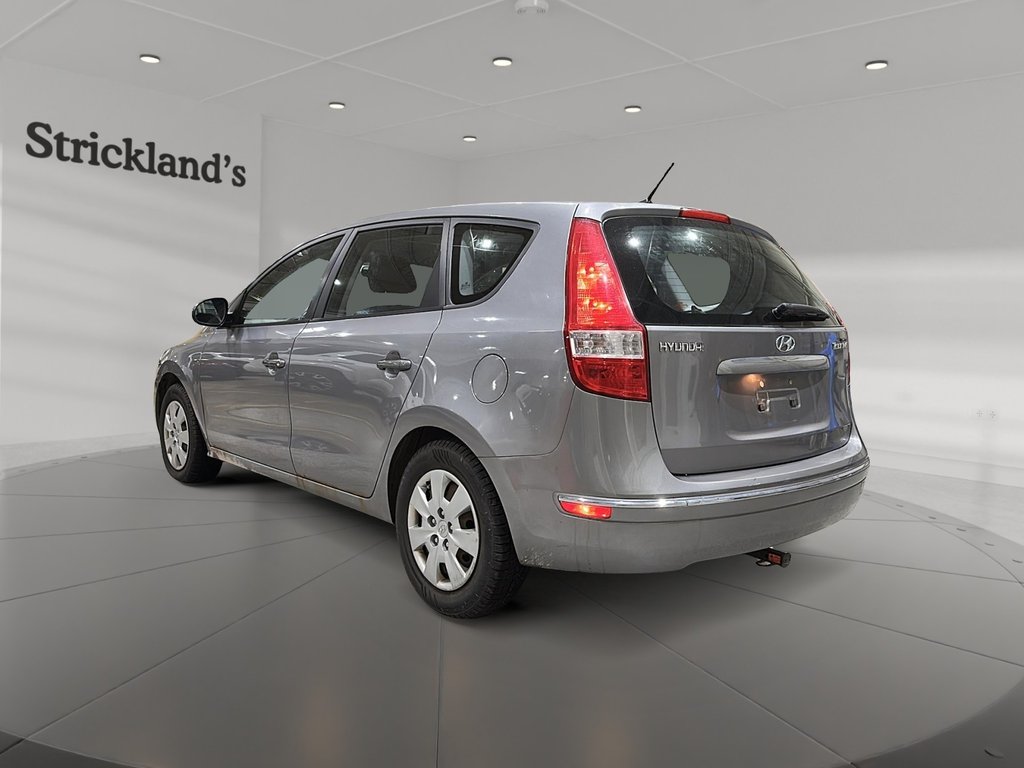 2012 Hyundai Elantra Touring GL at in Stratford, Ontario - 4 - w1024h768px