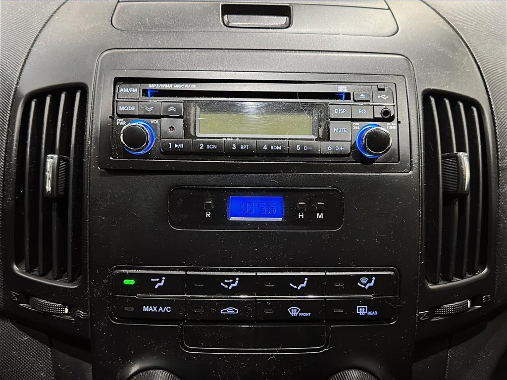 2012 Hyundai Elantra Touring GL at in Stratford, Ontario - 15 - w1024h768px