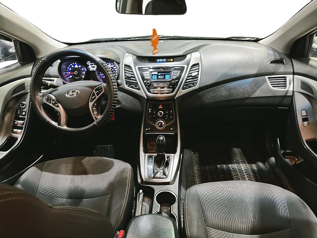 2015 Hyundai Elantra SE at in Stratford, Ontario - 9 - w1024h768px