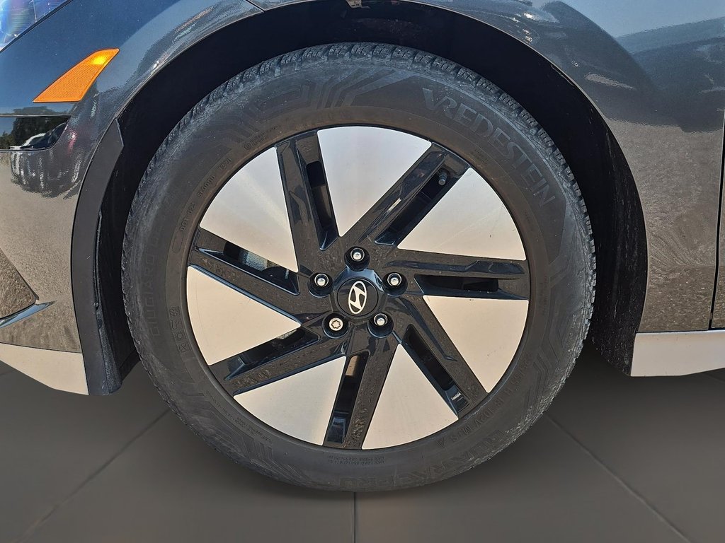 2024 Hyundai Ioniq 6 Preferred RWD Long Range in Stratford, Ontario - 7 - w1024h768px