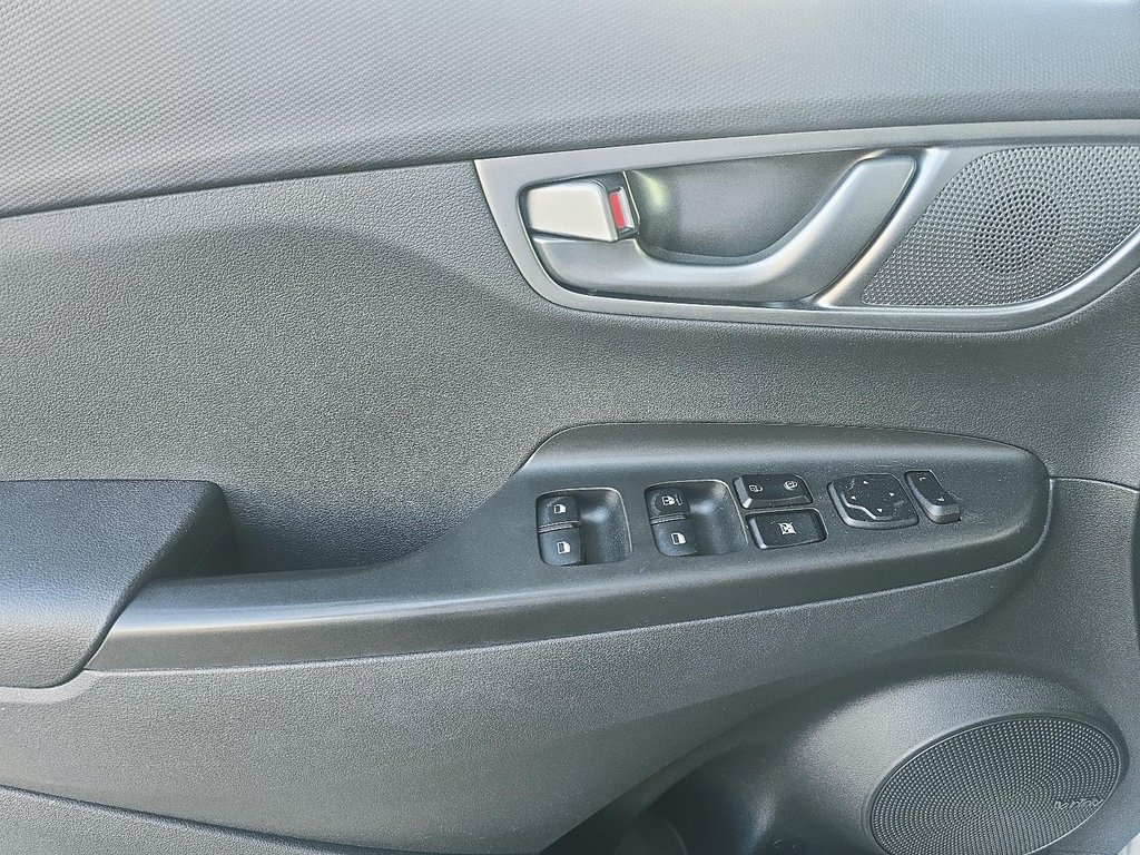 2021 Hyundai Kona EV Preferred in Stratford, Ontario - 10 - w1024h768px