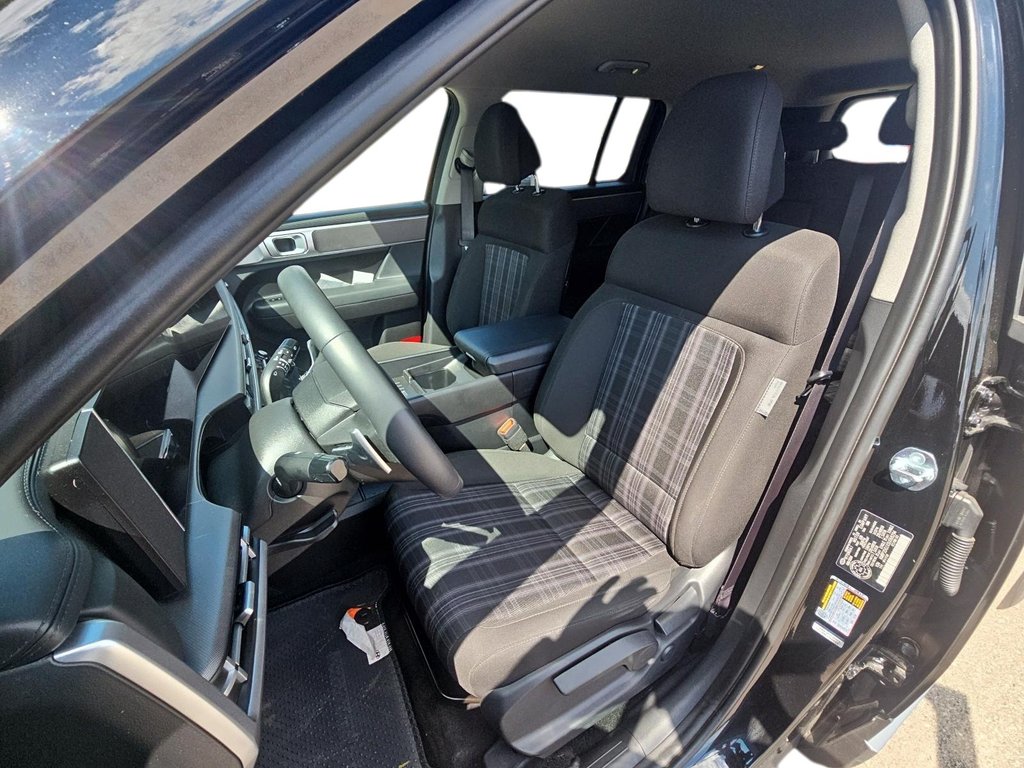 2025 Hyundai Santa Fe Hybrid Preferred AWD in Brantford, Ontario - 8 - w1024h768px