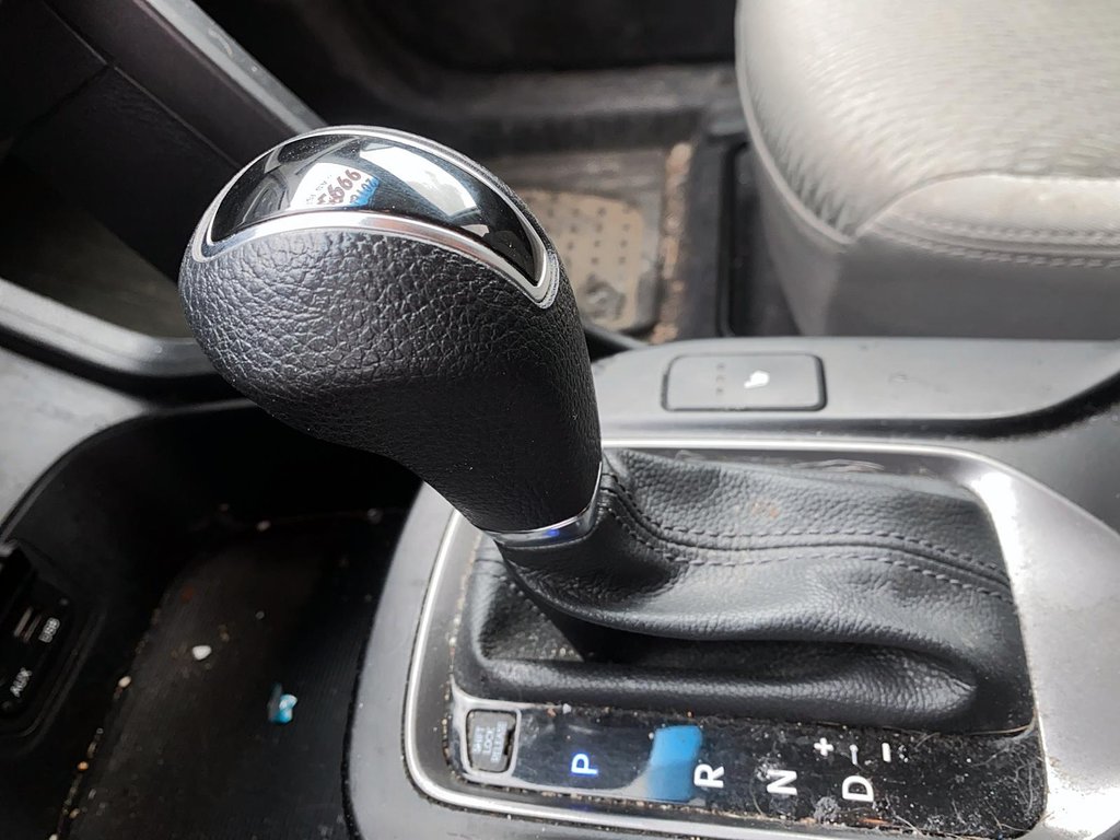 2016 Hyundai Santa Fe XL AWD Limited 6 Passenger in Brantford, Ontario - 14 - w1024h768px