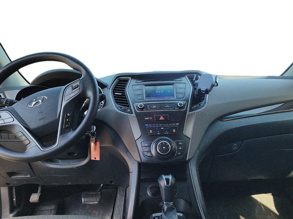 2017 Hyundai Santa Fe XL AWD Limited in Brantford, Ontario - 8 - w1024h768px