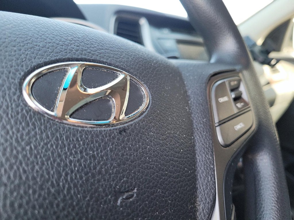 2017 Hyundai Santa Fe XL AWD Limited in Brantford, Ontario - 16 - w1024h768px