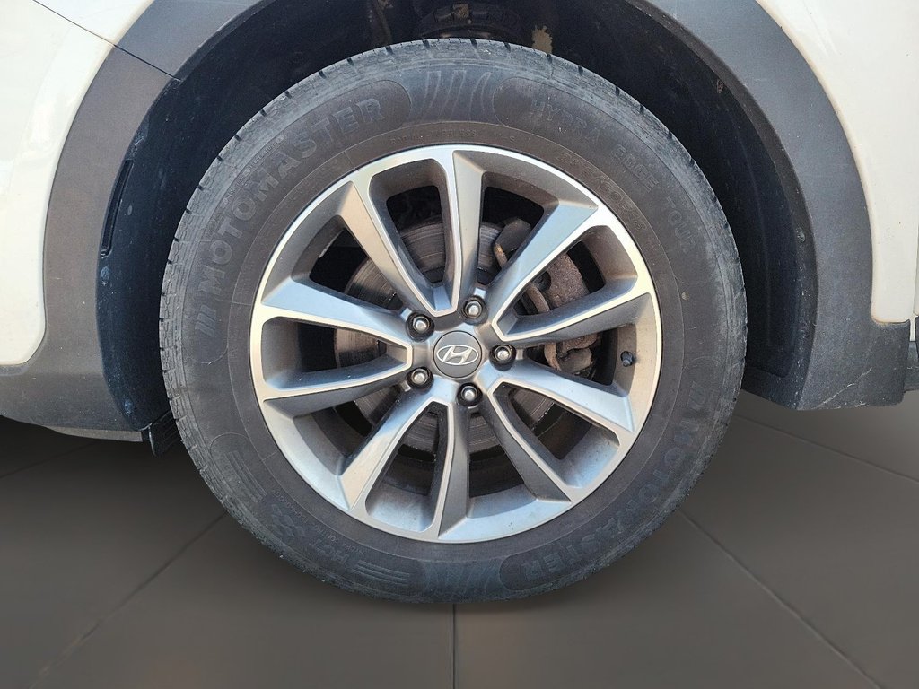 2017 Hyundai Santa Fe XL AWD Limited in Brantford, Ontario - 6 - w1024h768px