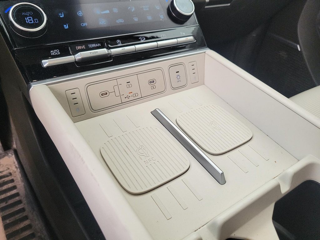 2025 Hyundai Santa Fe Ultimate Calligraphy AWD w/Beige Interior in Brantford, Ontario - 16 - w1024h768px