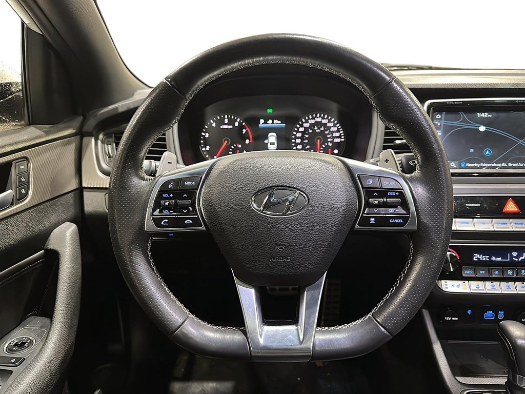 2018 Hyundai Sonata 2.0T Sport in Brantford, Ontario - 11 - w1024h768px