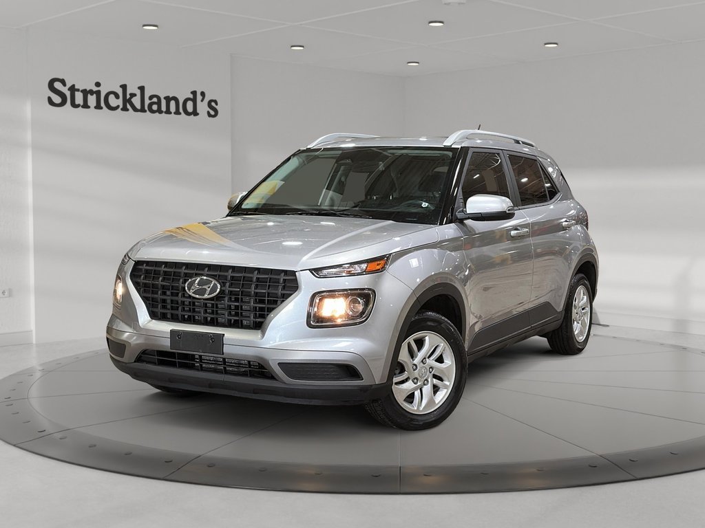 2023 Hyundai Venue FWD Preferred in Brantford, Ontario - 1 - w1024h768px