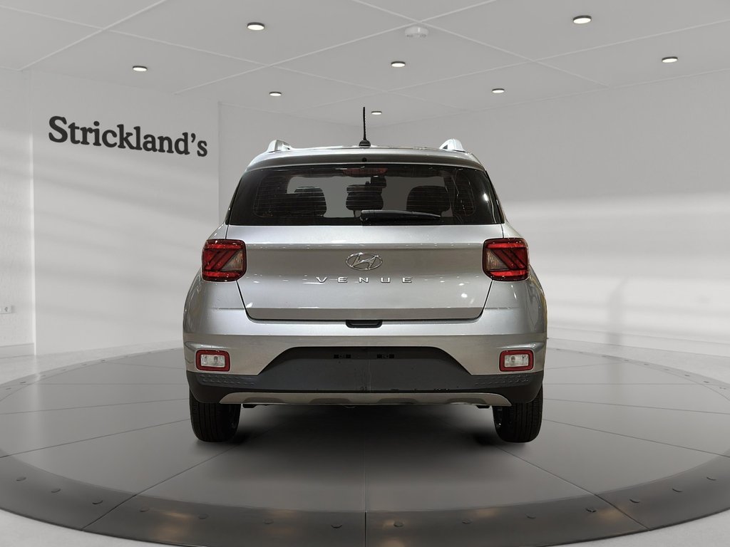 2023 Hyundai Venue FWD Preferred in Brantford, Ontario - 3 - w1024h768px