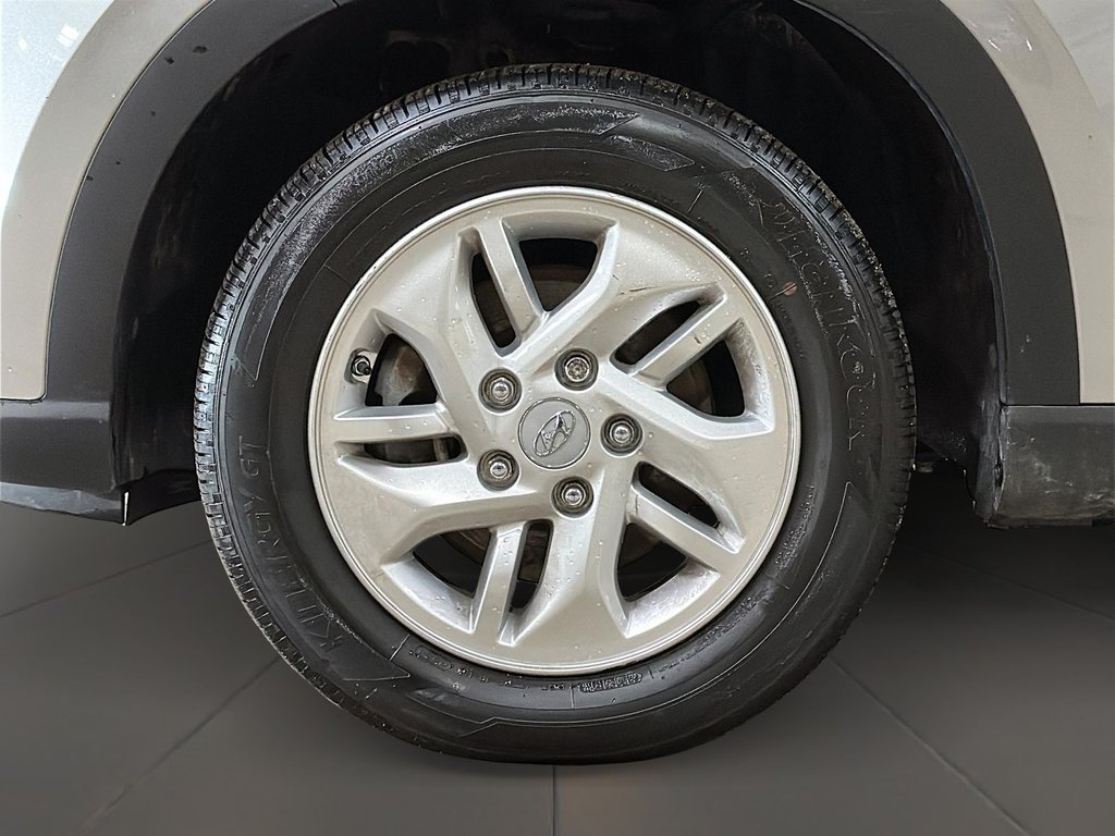 2023 Hyundai Venue FWD Preferred in Brantford, Ontario - 7 - w1024h768px