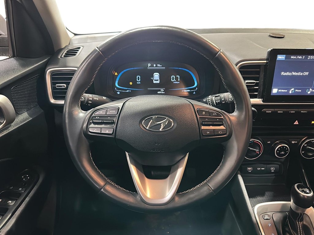 2023 Hyundai Venue FWD Preferred in Brantford, Ontario - 11 - w1024h768px