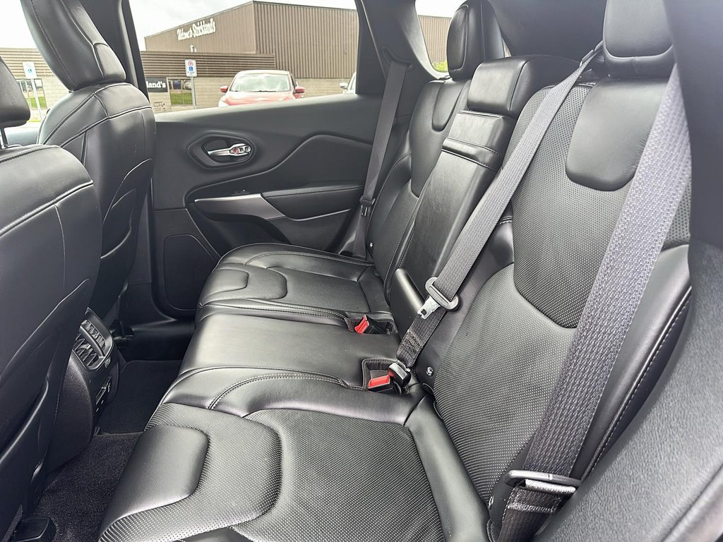 2019 Jeep Cherokee 4x4 Limited in Stratford, Ontario - 16 - w1024h768px
